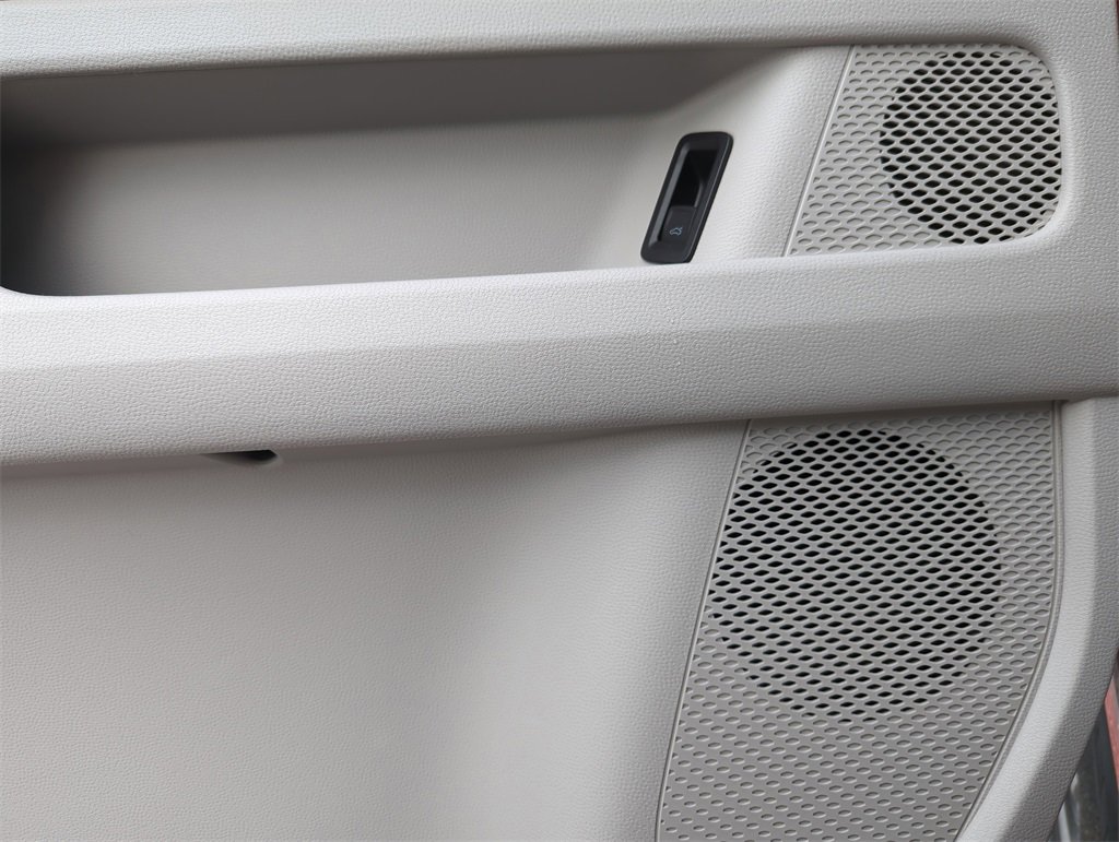 New 2025 Volkswagen ID. Buzz Pro S Plus image 27