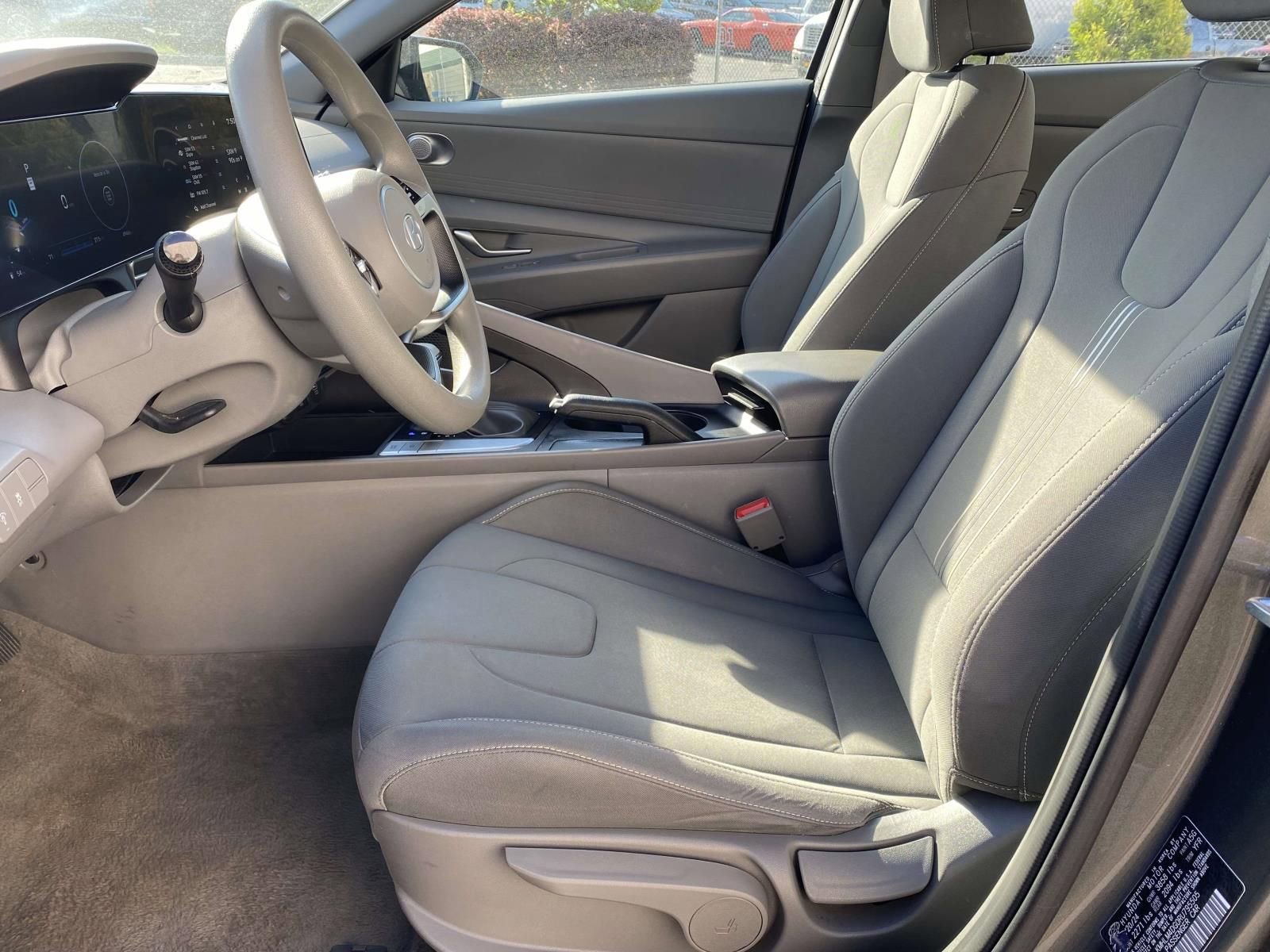 Used 2024 Hyundai Elantra SEL FWD image 14