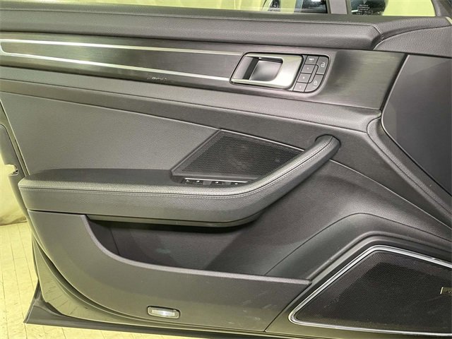 Used 2023 Porsche Panamera 4 Platinum Edition image 37