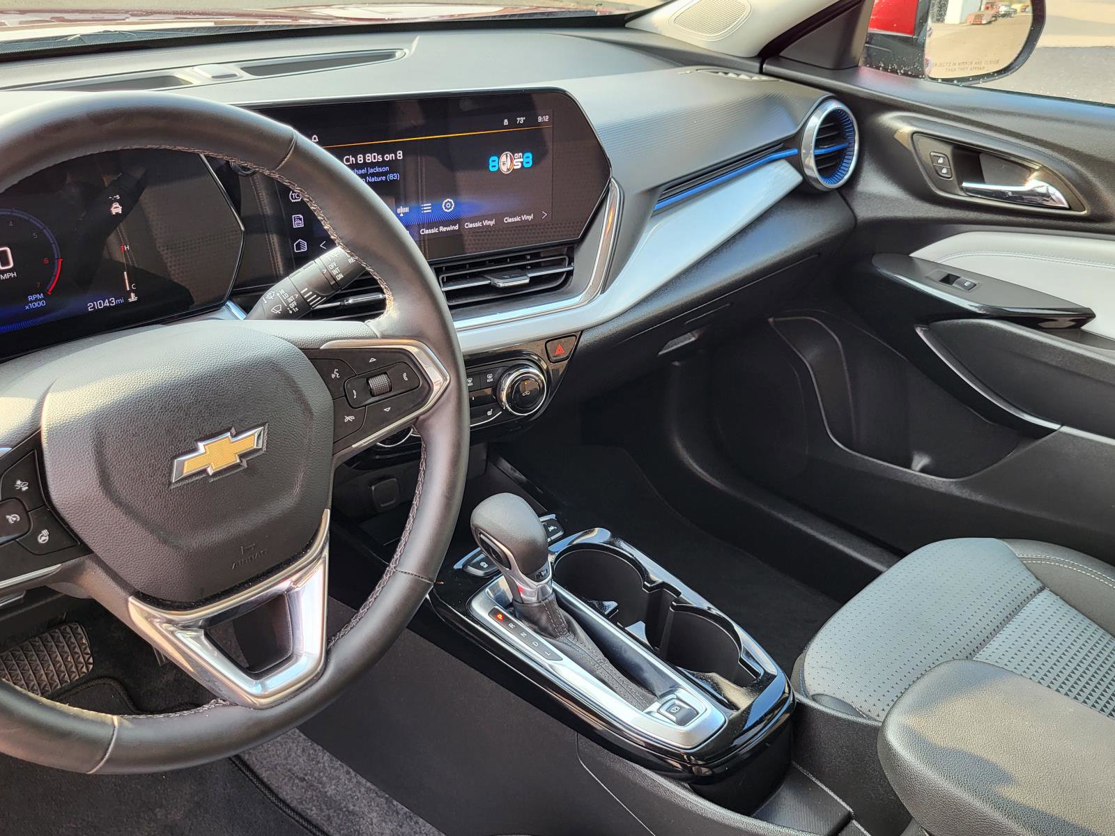 Used 2025 Chevrolet Trax LT w/ LT Convenience Package image 25