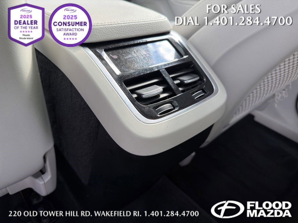 Used 2022 Volvo XC90 T6 Momentum w/ Advanced Package image 23
