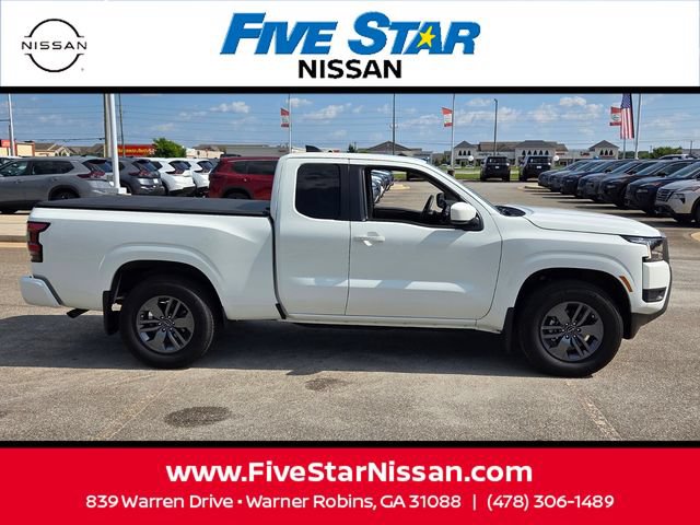 Used 2025 Nissan Frontier SV RWD image 12