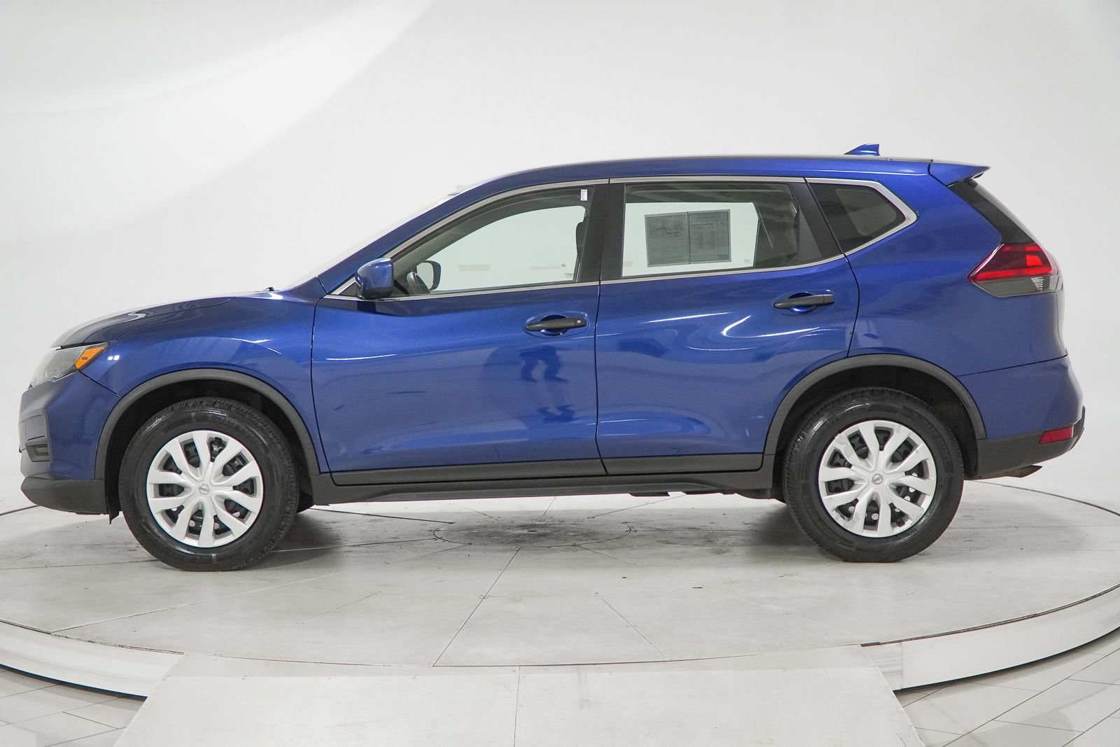 Used 2018 Nissan Rogue S image 6