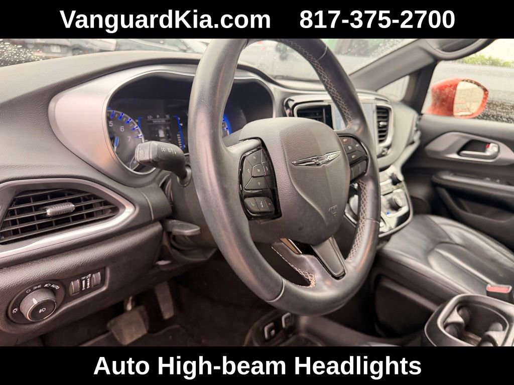 Used 2018 Chrysler Pacifica Touring-L w/ Premium Audio Group image 14