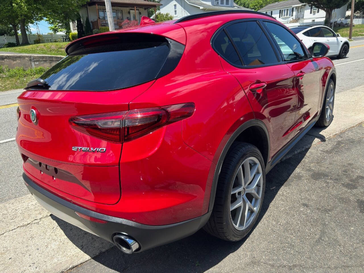 Used 2019 Alfa Romeo Stelvio Ti Sport w/ Quick Order Package 22S Sport AWD/4WD image 4