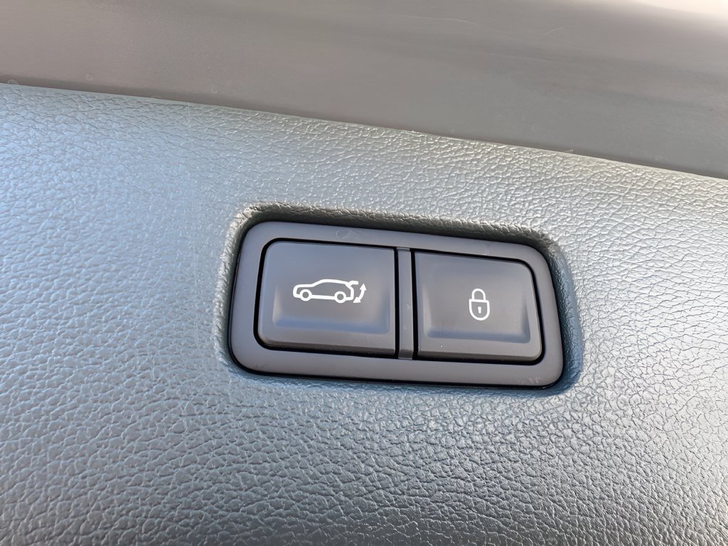 Used 2025 Genesis GV80 2.5T Prestige AWD/4WD image 32