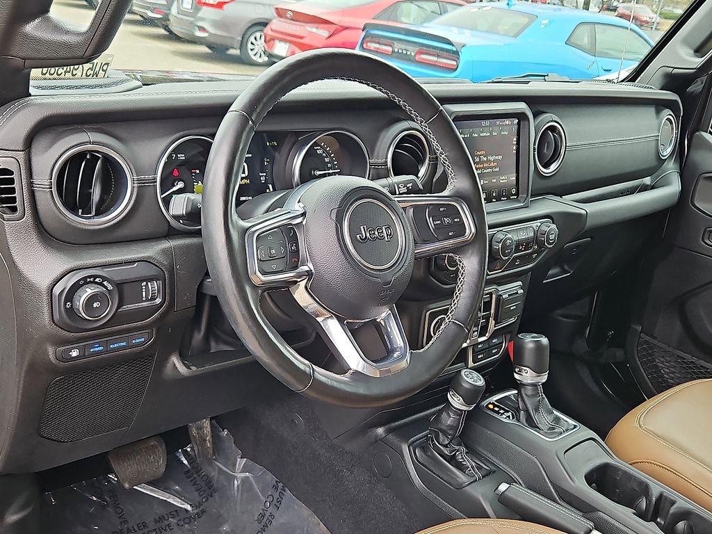 Used 2023 Jeep Wrangler Unlimited Sahara w/ Cold Weather Group AWD/4WD image 28