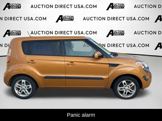 Used 2011 Kia Soul + w/ Audio Pkg FWD image 6