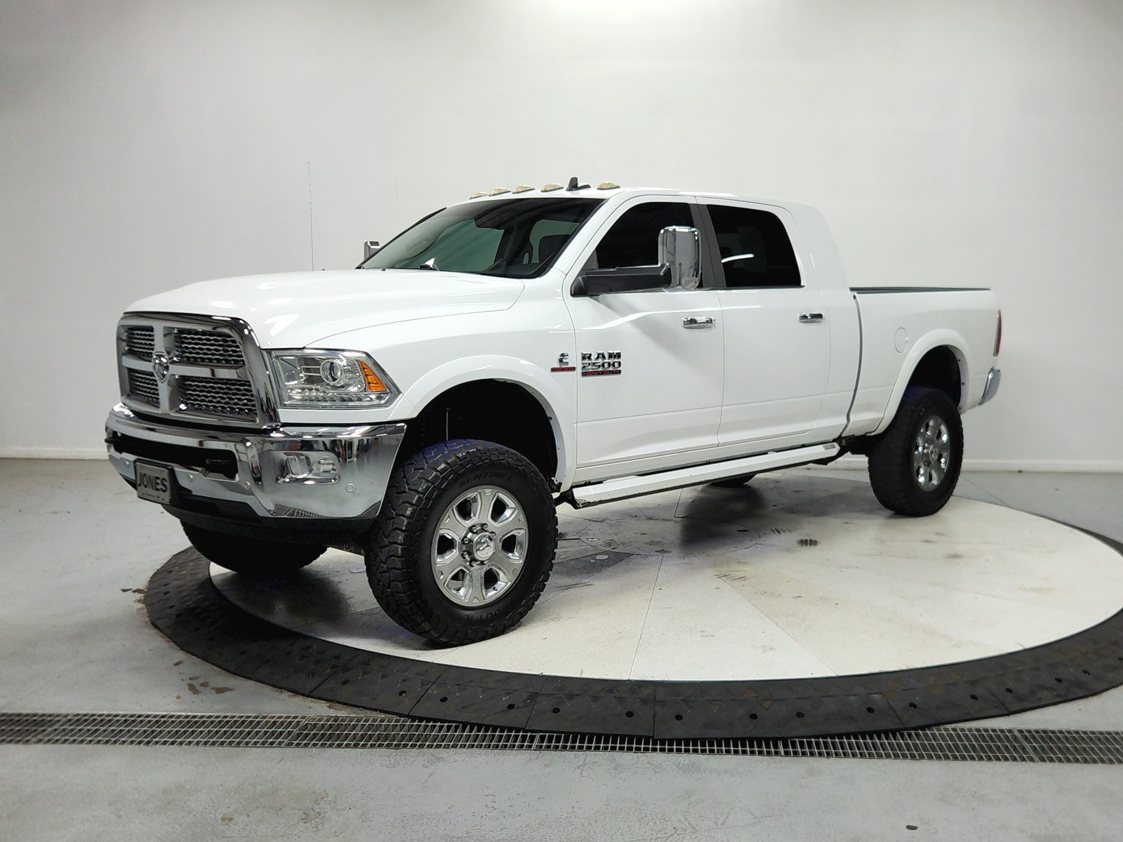 Used 2018 RAM 2500 Laramie w/ Convenience Group AWD/4WD image 4