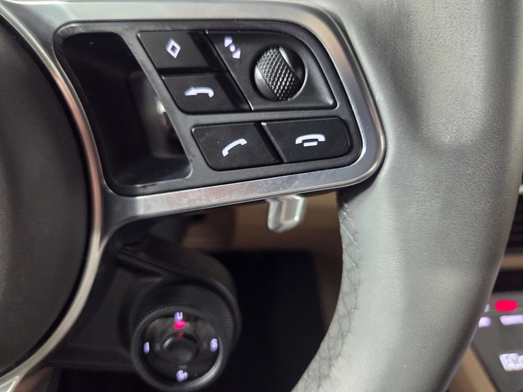 Used 2023 Porsche Cayenne Platinum Edition AWD/4WD image 17