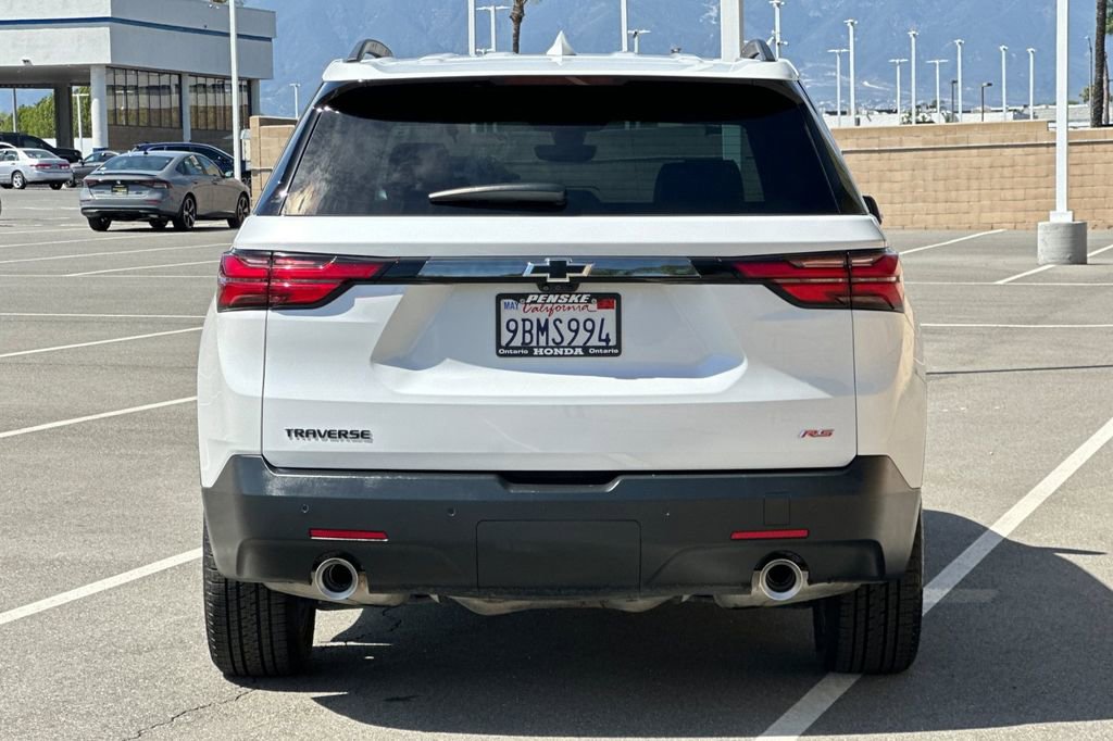 Used 2022 Chevrolet Traverse RS FWD image 5