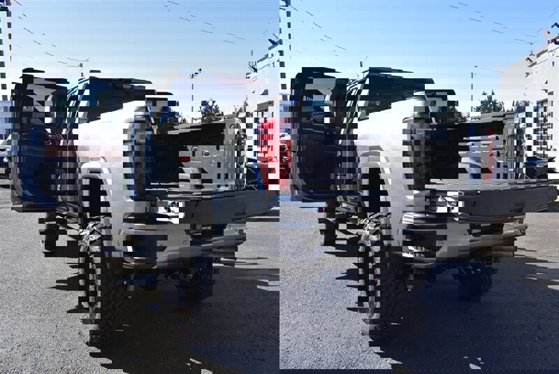 Used 2024 GMC Sierra 3500 Denali Ultimate image 34