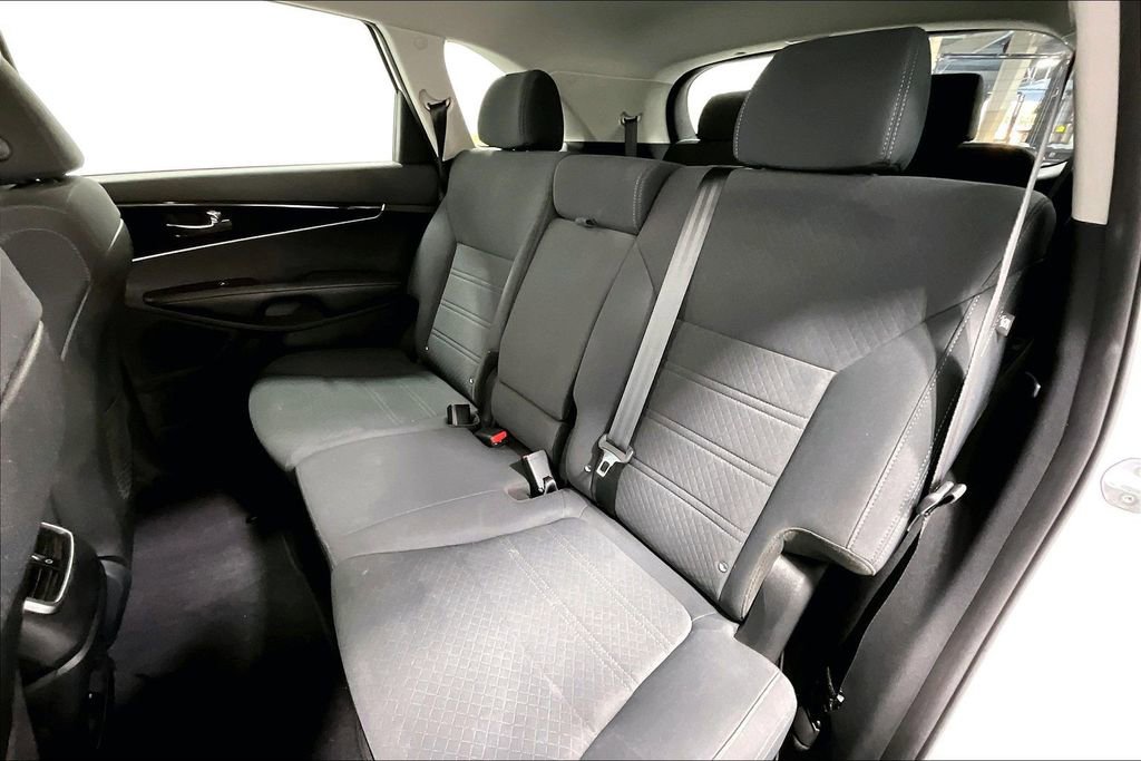 Used 2019 Kia Sorento LX image 34