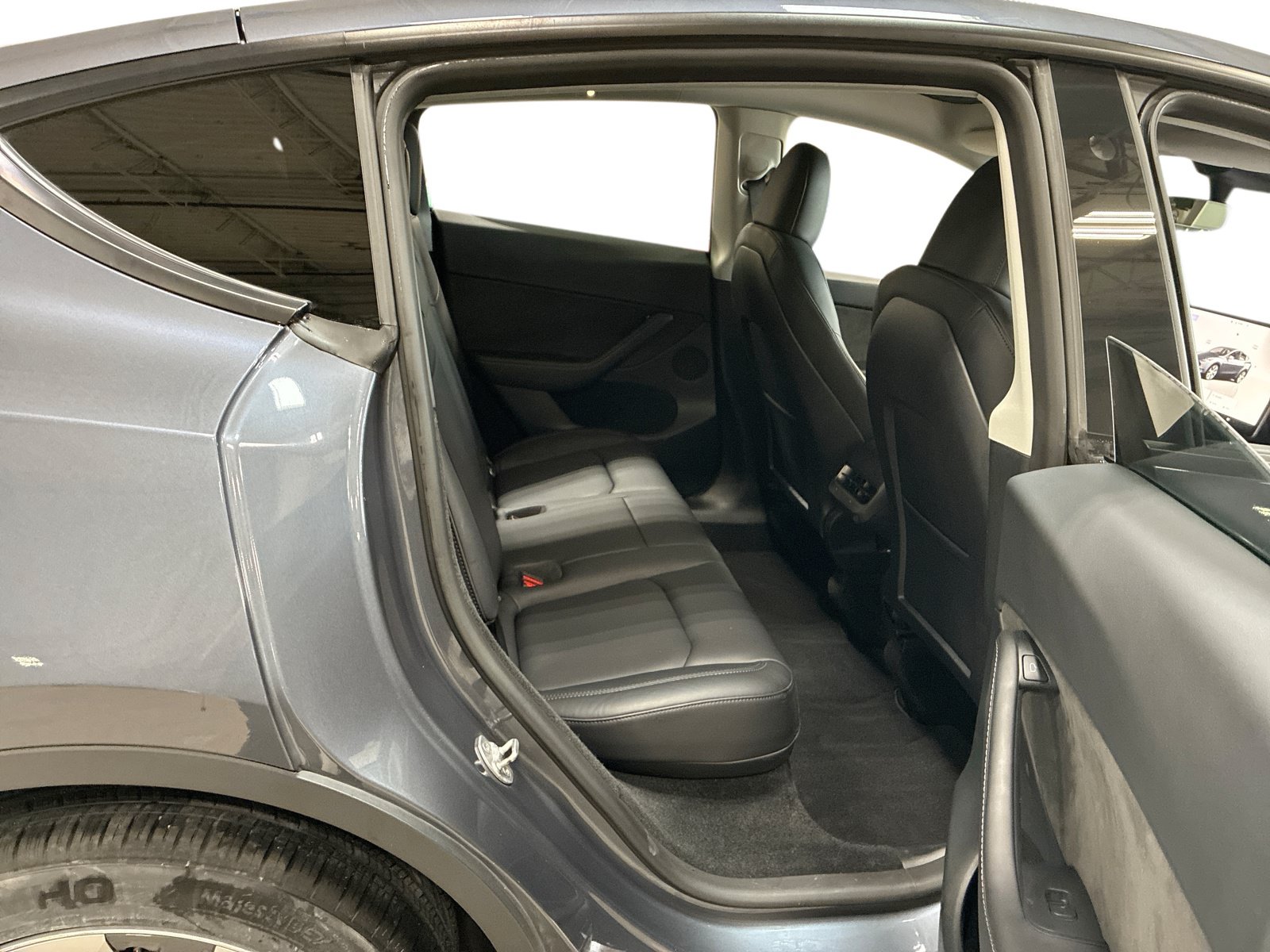 Certified 2023 Tesla Model Y Long Range AWD/4WD image 11