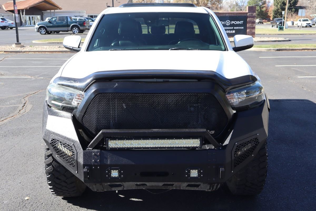 Used 2018 Toyota Tacoma TRD Off-Road AWD/4WD image 12