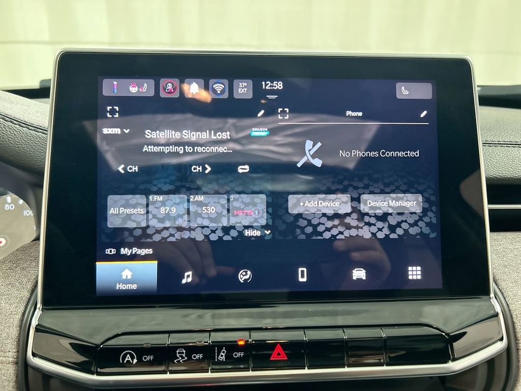 Used 2024 Jeep Compass Latitude w/ Sun and Sound Group image 14