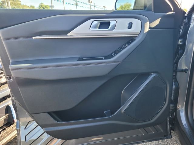 Used 2026 Ford Explorer Active AWD/4WD image 16