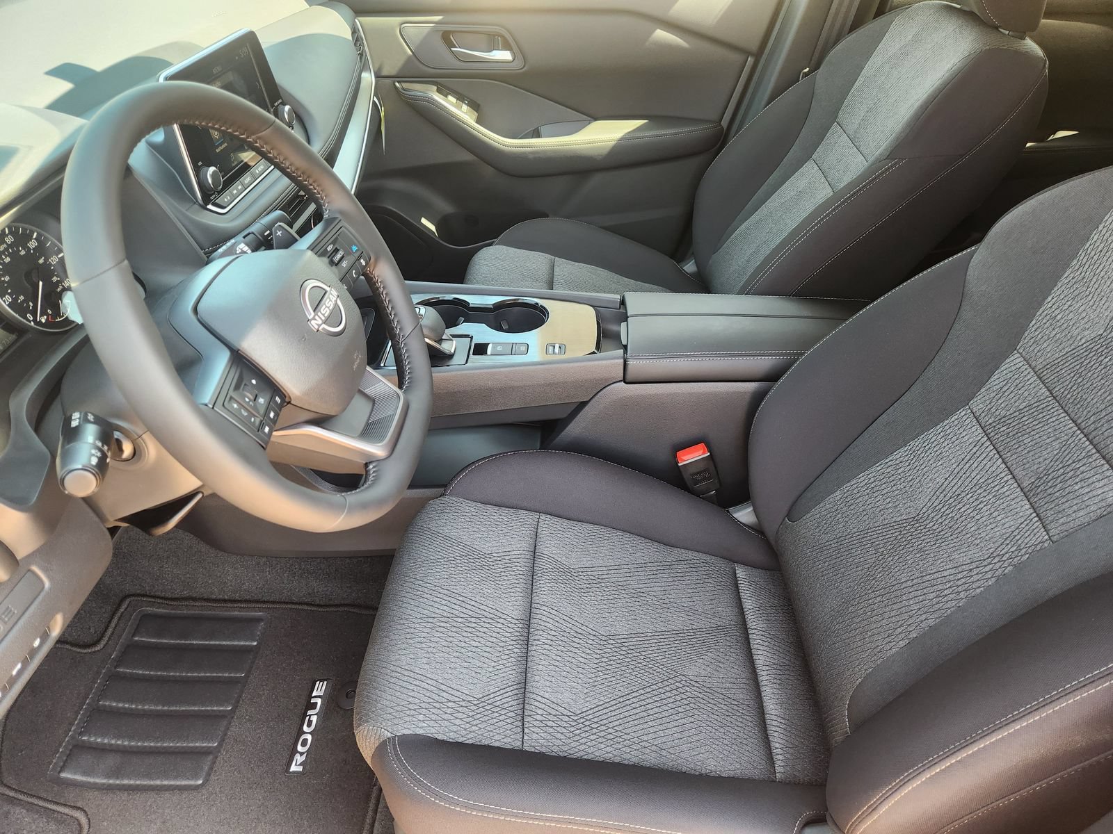 New 2026 Nissan Rogue SV FWD image 12