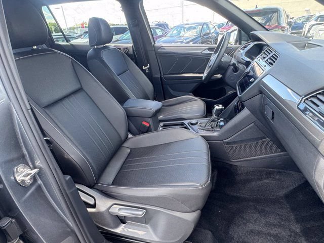 Used 2023 Volkswagen Tiguan SE R-Line AWD/4WD image 14