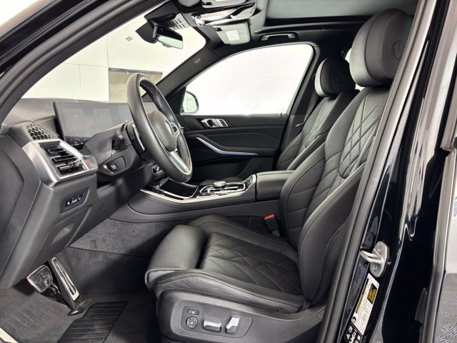 Used 2024 BMW X5 xDrive40i w/ M Sport Package AWD/4WD image 11