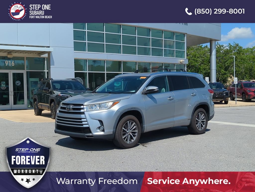 Used 2018 Toyota Highlander XLE FWD image 1