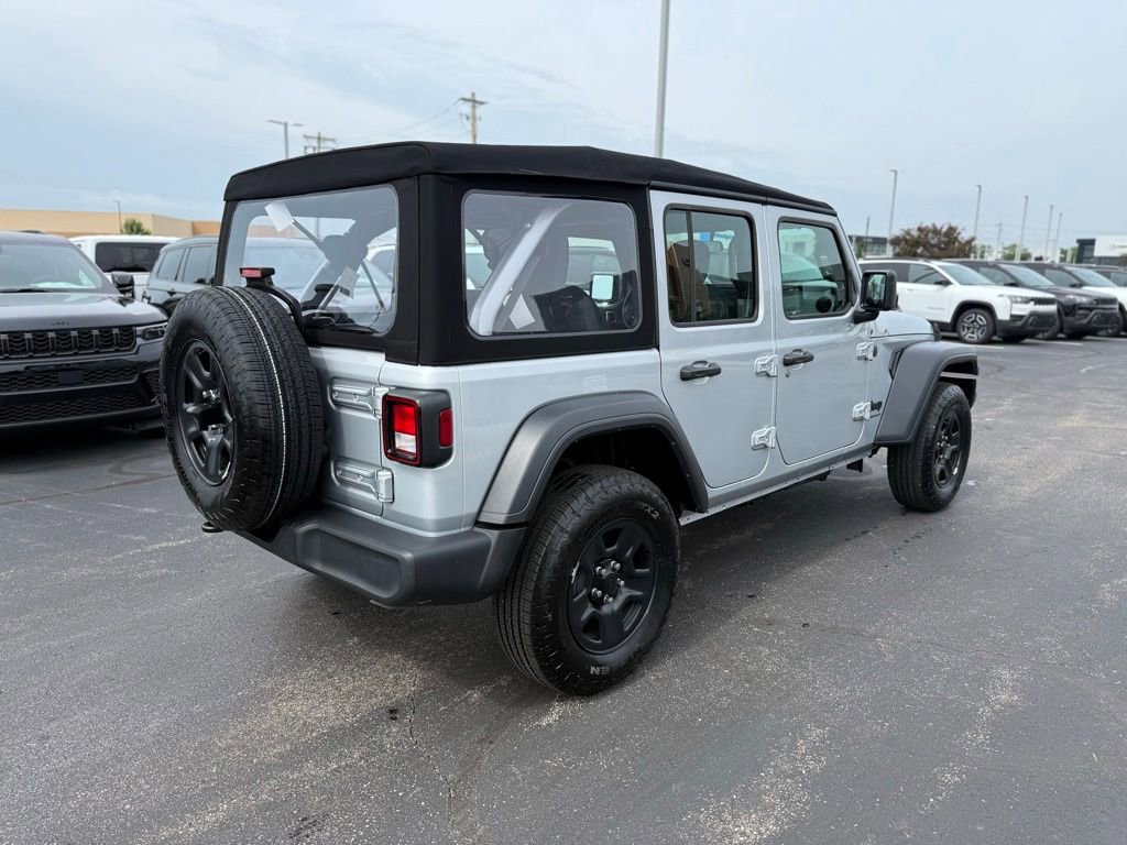Used 2024 Jeep Wrangler Unlimited Sport AWD/4WD image 3