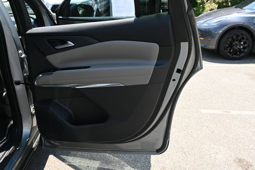 Used 2024 Chevrolet Traverse LT FWD image 36