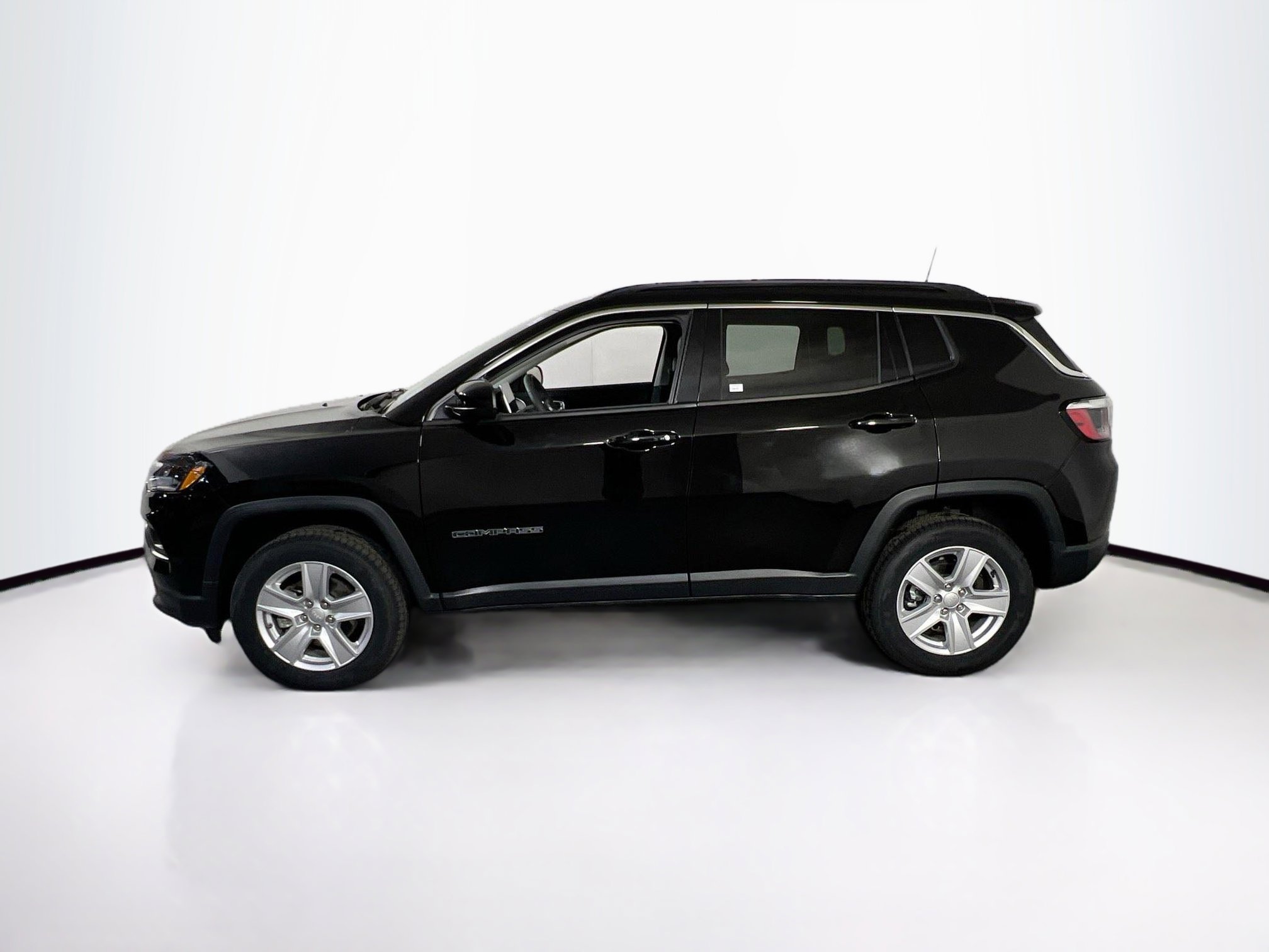 Used 2022 Jeep Compass Latitude image 8