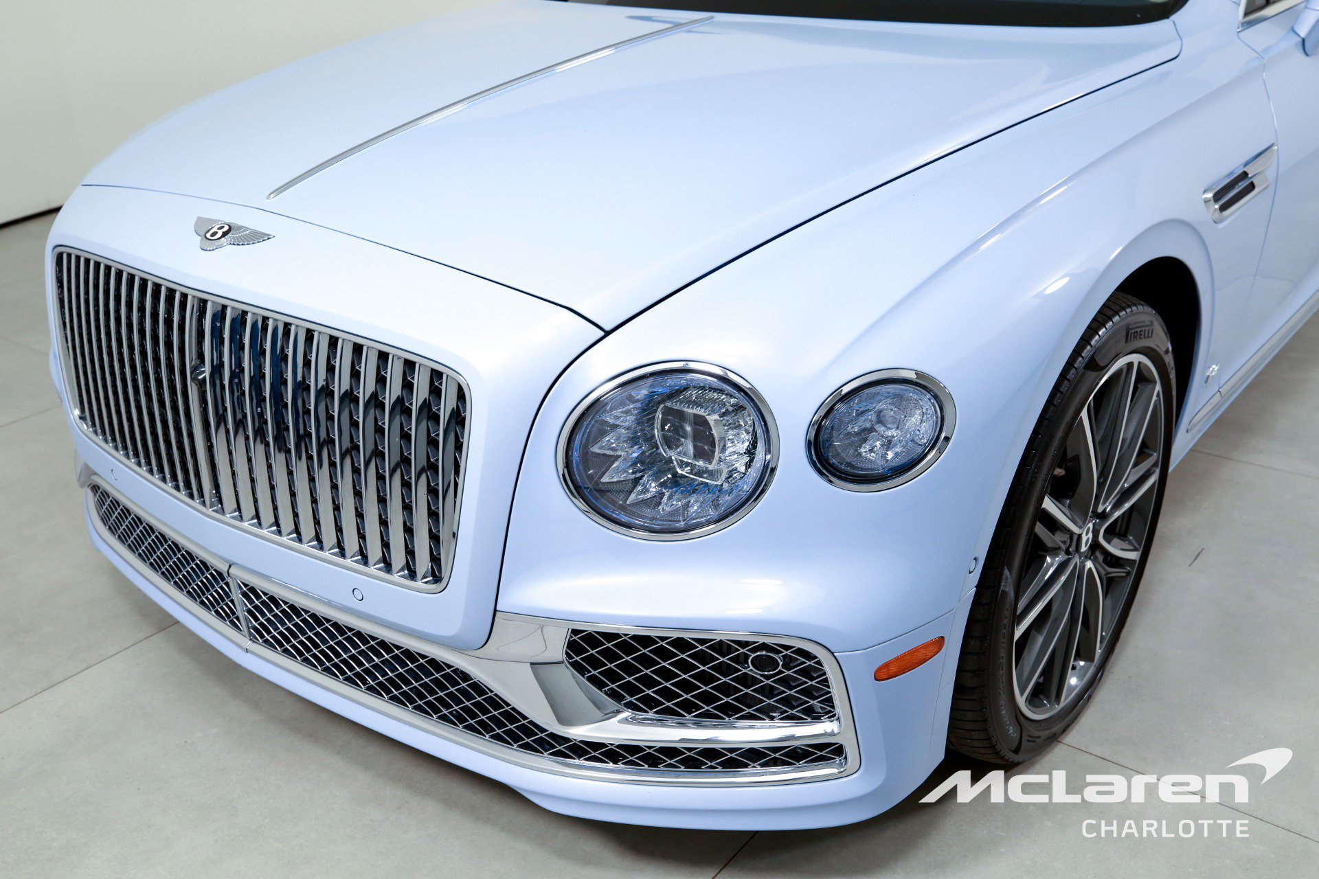 Used 2022 Bentley Flying Spur V8 image 36