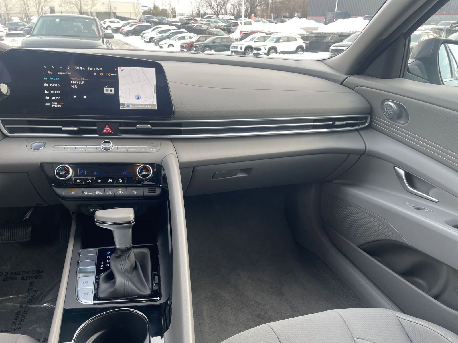 Used 2025 Hyundai Elantra SEL image 34