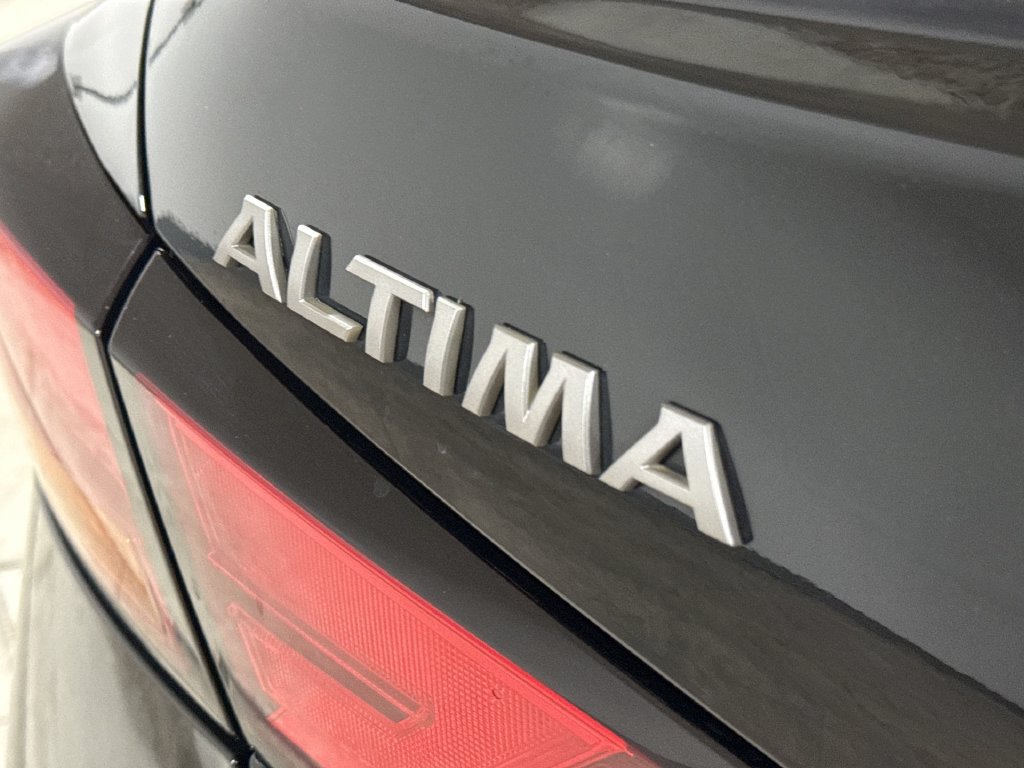 Used 2025 Nissan Altima 2.5 SV FWD image 25