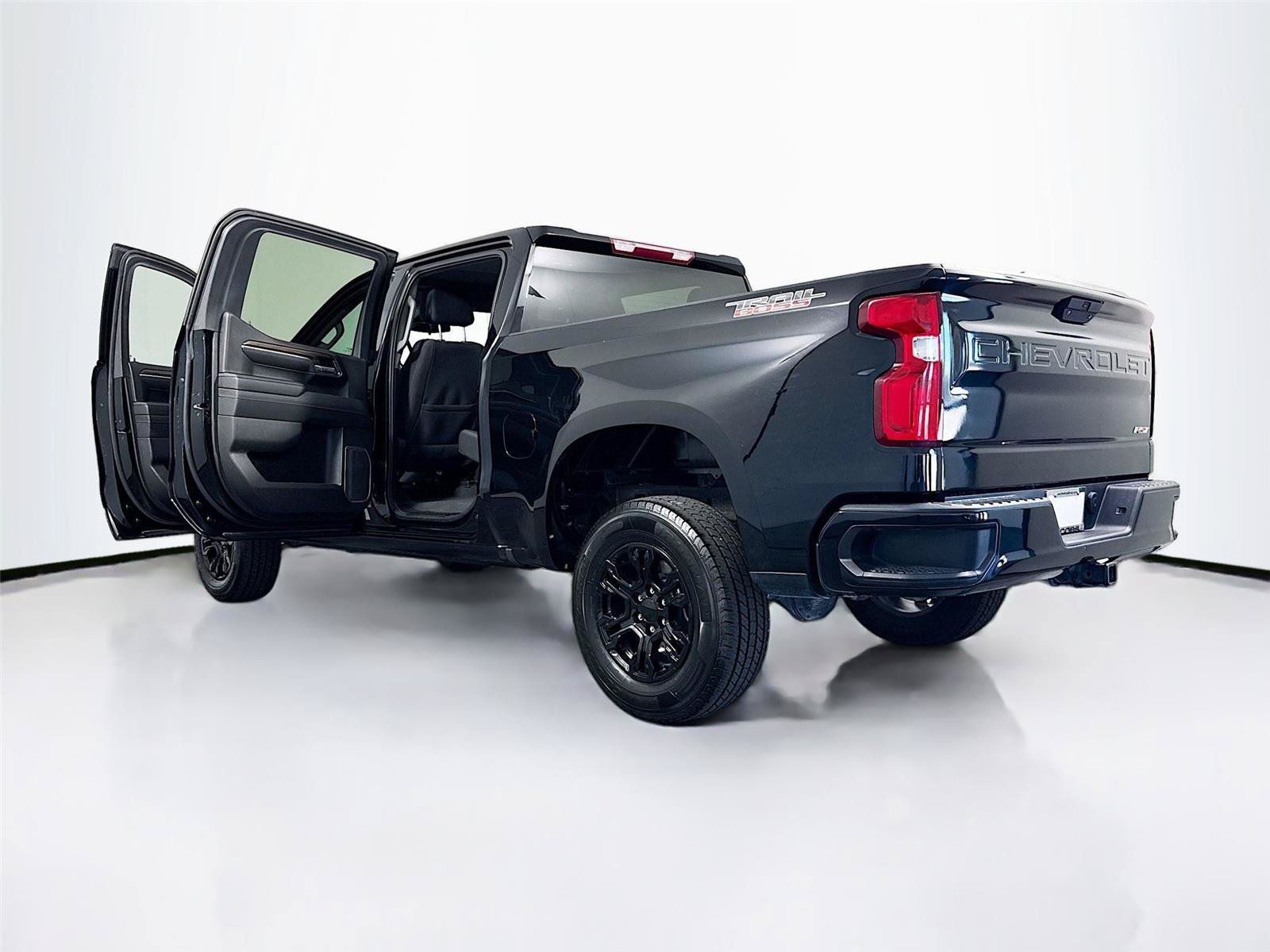 Used 2024 Chevrolet Silverado 1500 LT Trail Boss AWD/4WD image 39