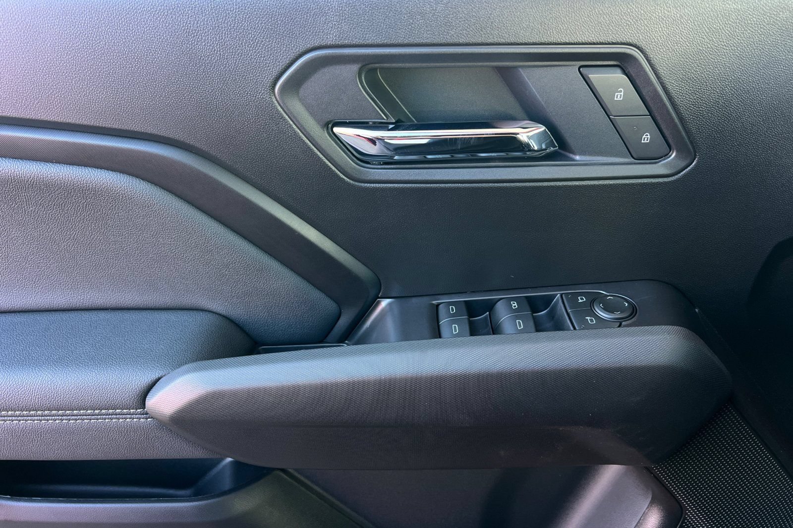 New 2026 GMC Canyon Elevation w/ Convenience Package RWD image 9