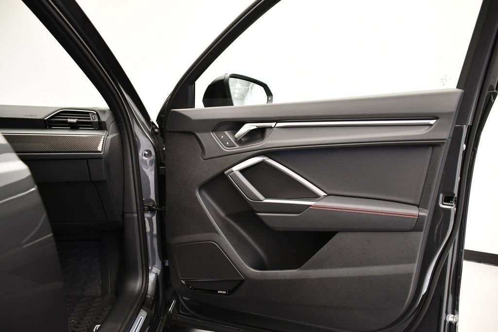 Used 2025 Audi Q3 2.0T Premium Plus w/ Premium Plus Package image 46