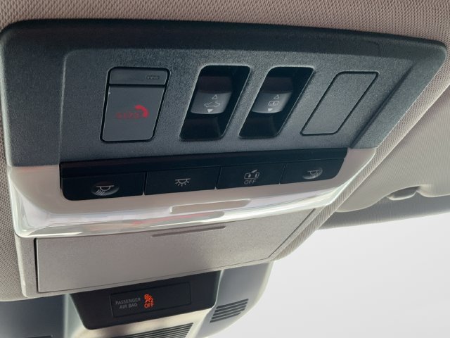 Used 2021 Nissan Rogue Platinum AWD/4WD image 26