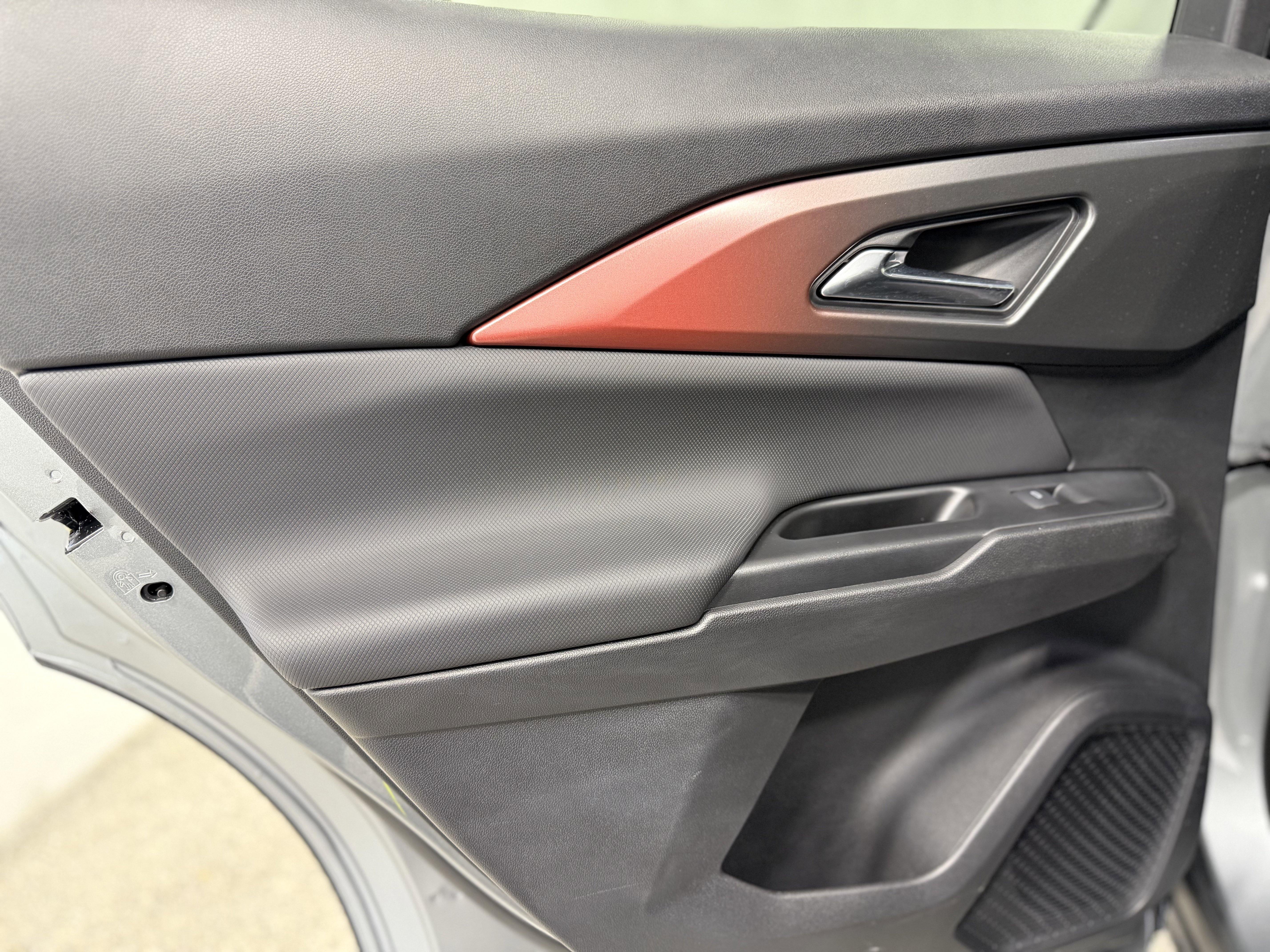 Used 2025 Chevrolet Equinox EV RS image 24