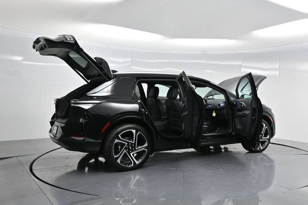 New 2025 Chevrolet Equinox EV LT w/ Convenience Package II AWD/4WD image 4