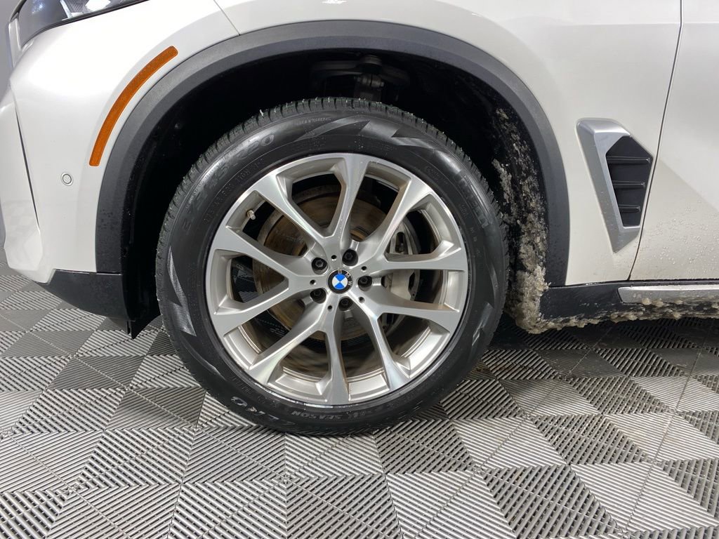 Certified 2024 BMW X5 xDrive40i w/ Parking Assistance Package image 9