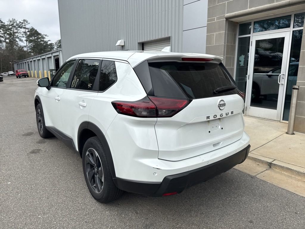 Used 2025 Nissan Rogue SV image 11