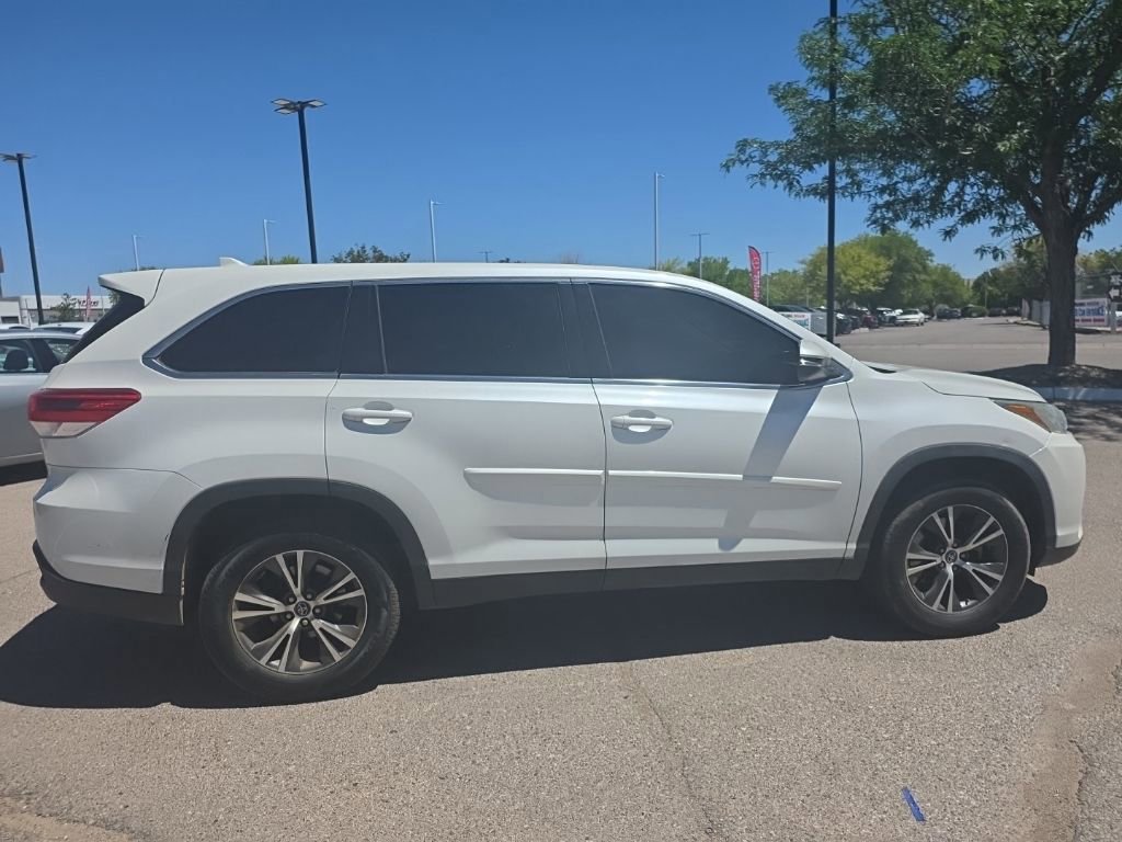 Used 2019 Toyota Highlander Plus FWD image 8