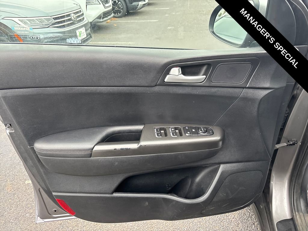 Used 2018 Kia Sportage LX AWD/4WD image 13