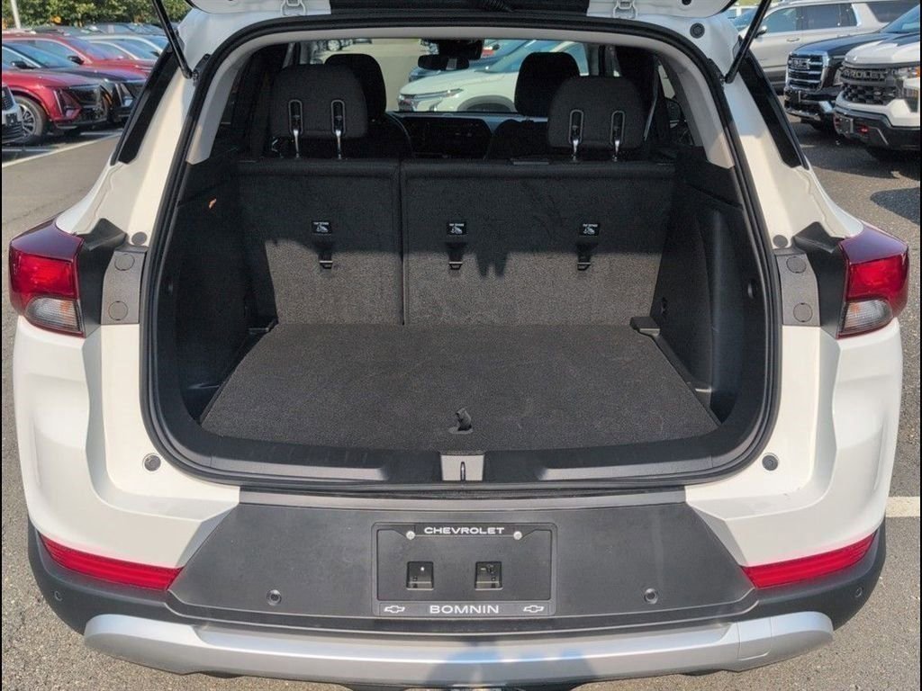 Used 2025 Chevrolet TrailBlazer LT w/ Driver Confidence Package image 21