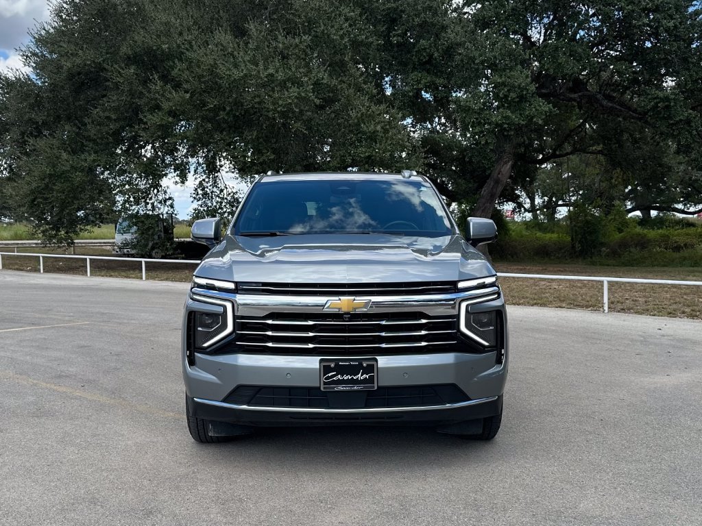 Used 2025 Chevrolet Tahoe LT RWD image 2