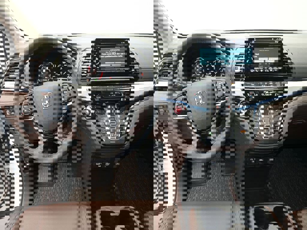 Used 2026 Honda Odyssey Touring image 13