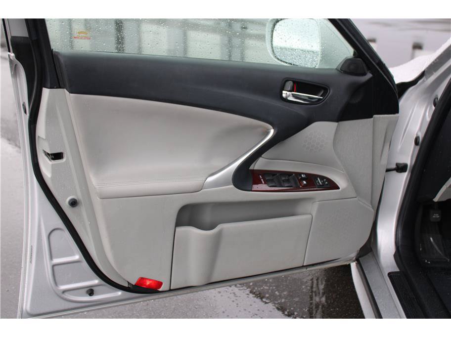 Used 2008 Lexus IS 250 w/ Premium Pkg RWD image 7