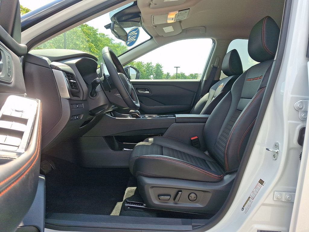 Used 2026 Nissan Rogue SV w/ Rock Creek Premium Package AWD/4WD image 15
