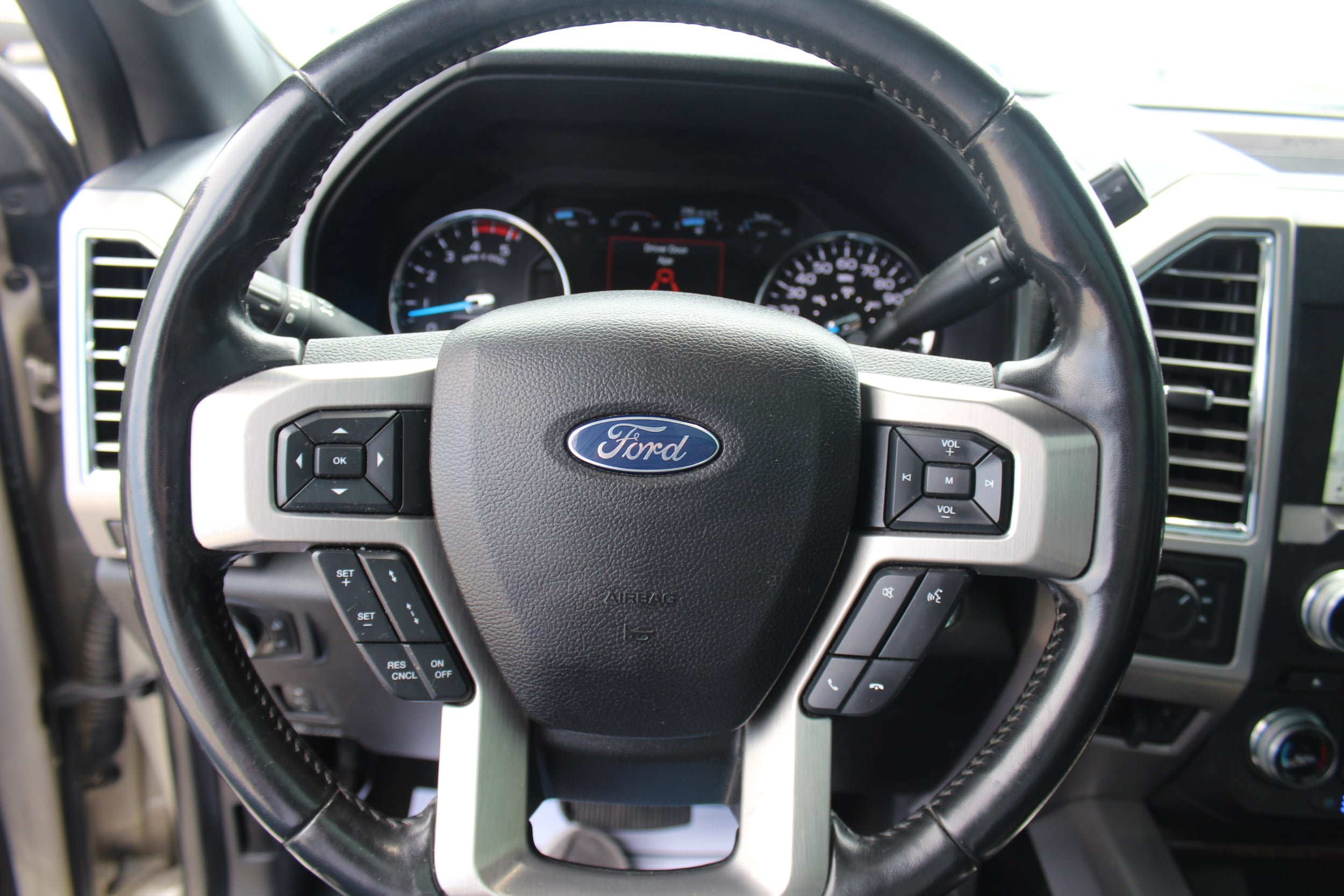 Used 2017 Ford F350 Platinum w/ Platinum Ultimate Package AWD/4WD image 6