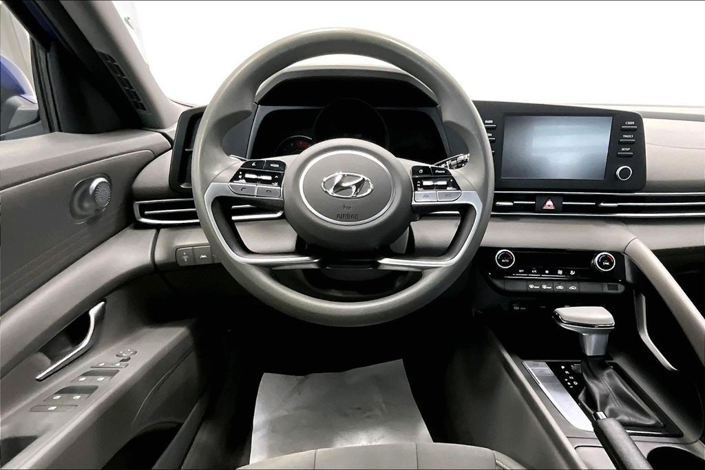 Certified 2023 Hyundai Elantra SEL w/ Preferred Accessory Package FWD image 5