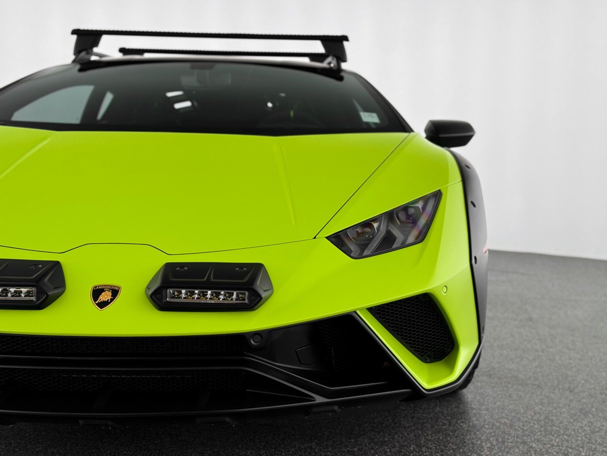 Used 2023 Lamborghini Huracan Sterrato image 43