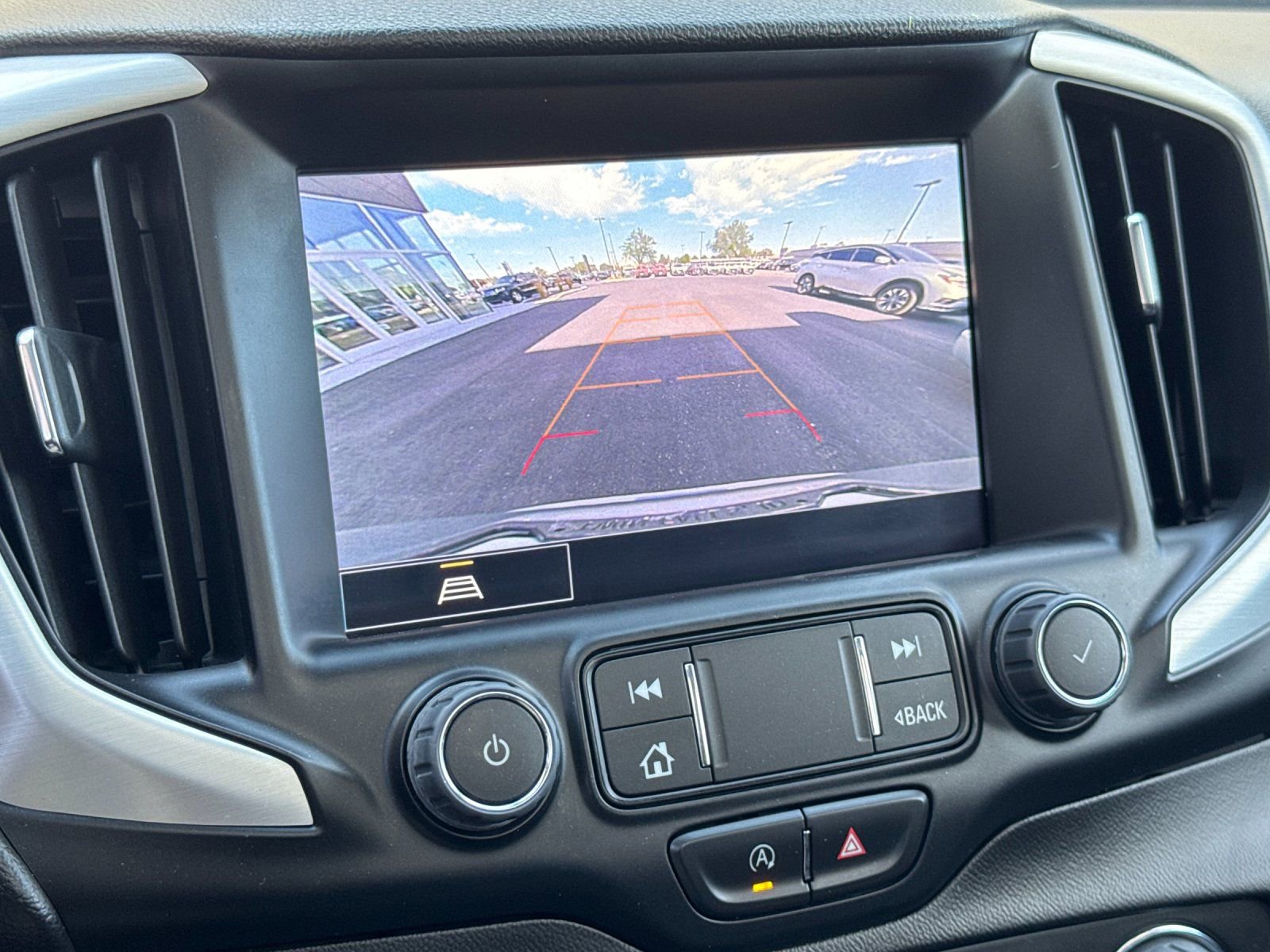 Used 2023 GMC Terrain SLE w/ Driver Convenience Package image 21